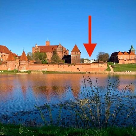 Widok Zamku O Poranku Apartment Малборк Екстериор снимка