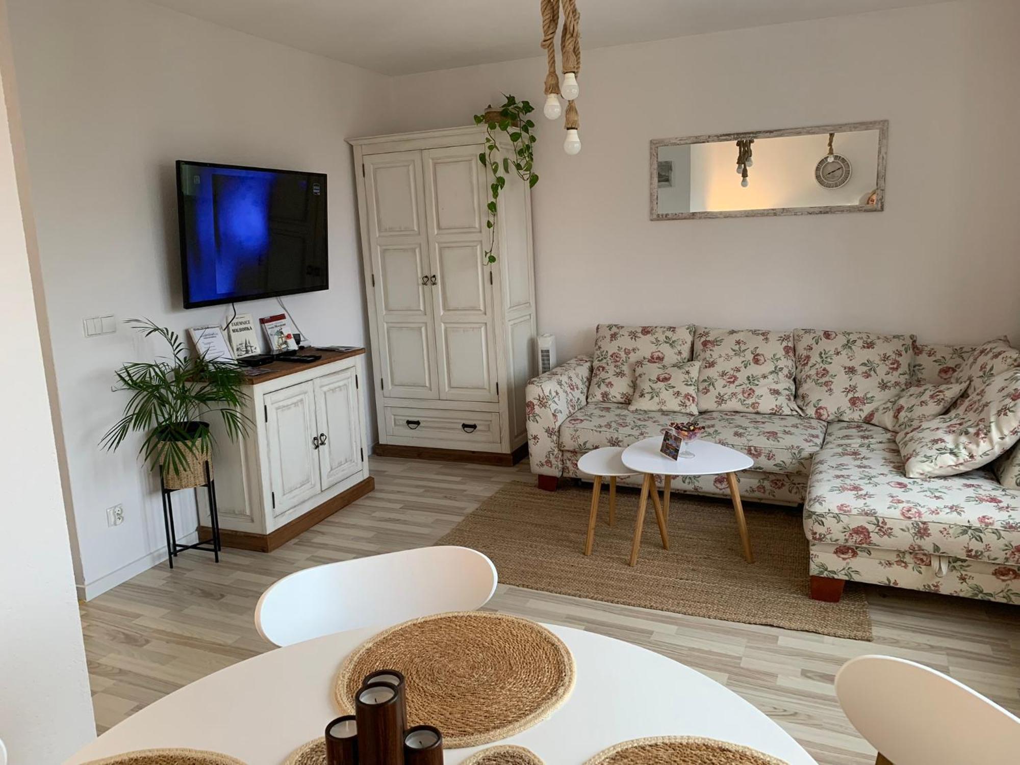 Widok Zamku O Poranku Apartment Малборк Екстериор снимка